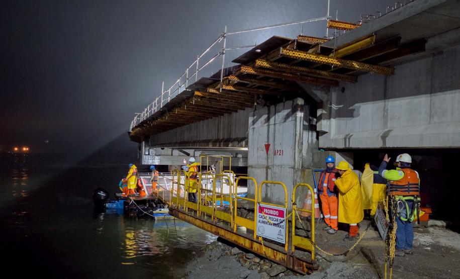 Obras noturnas na Ponte de Guaratuba