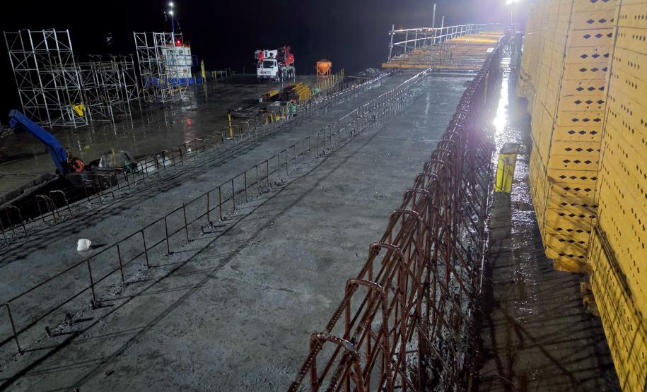 Obras noturnas na Ponte de Guaratuba