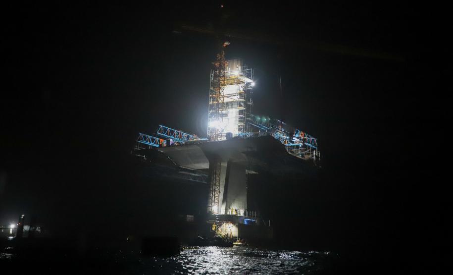 Obras noturnas na Ponte de Guaratuba