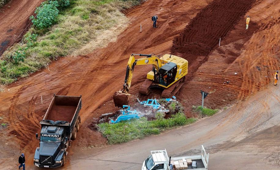 obras do novo viaduto de Lerroville