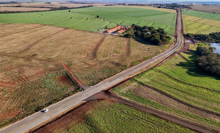 pavimentação em concreto da PR-180