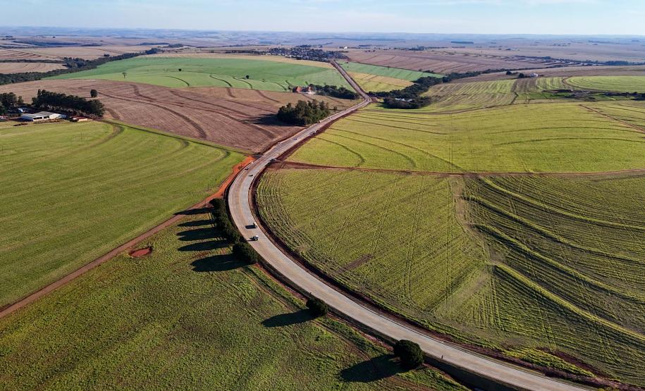 pavimentação em concreto da PR-180