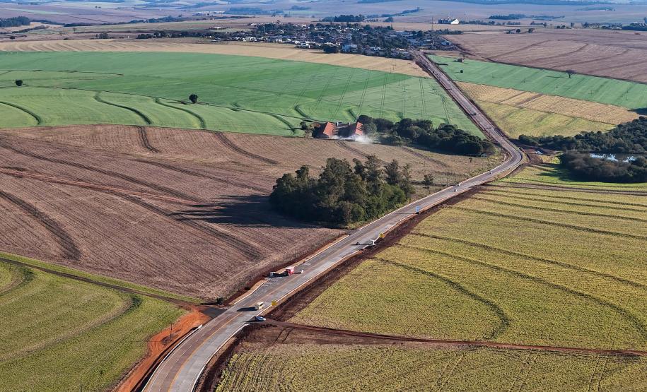 pavimentação em concreto da PR-180