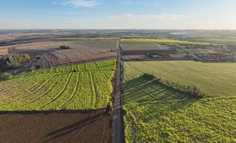 pavimentação que liga distrito de Cianorte a Jussara