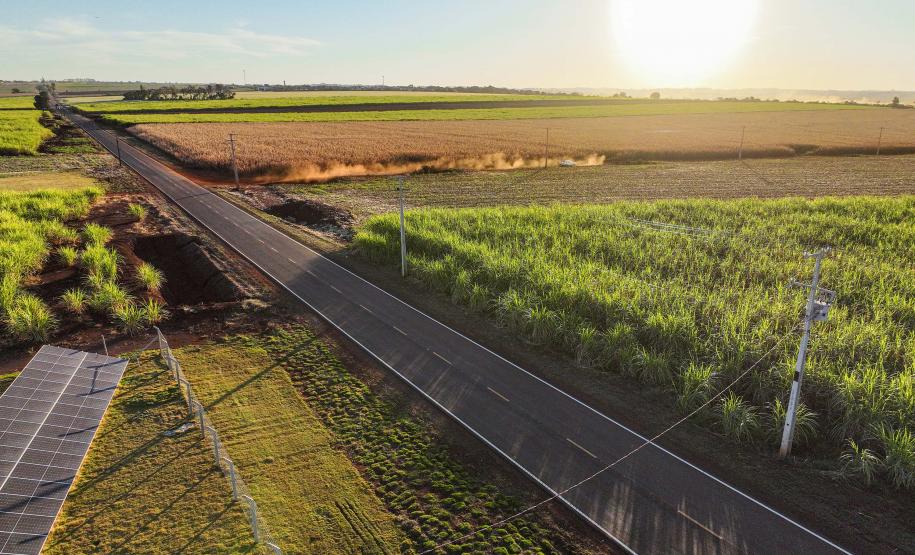 pavimentação que liga distrito de Cianorte a Jussara