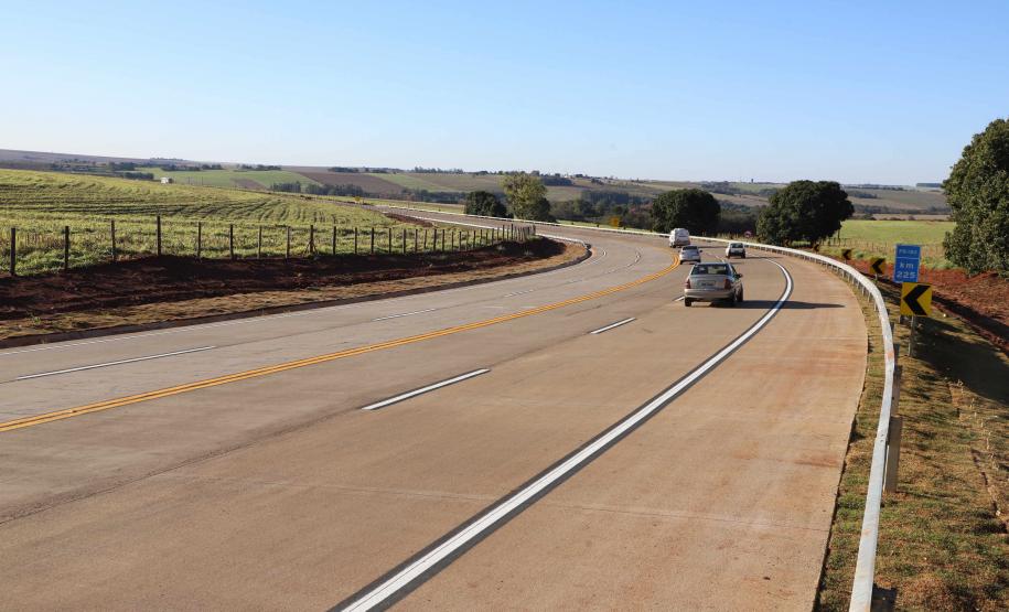 pavimentação em concreto da PR-180