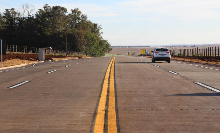 pavimentação em concreto da PR-180