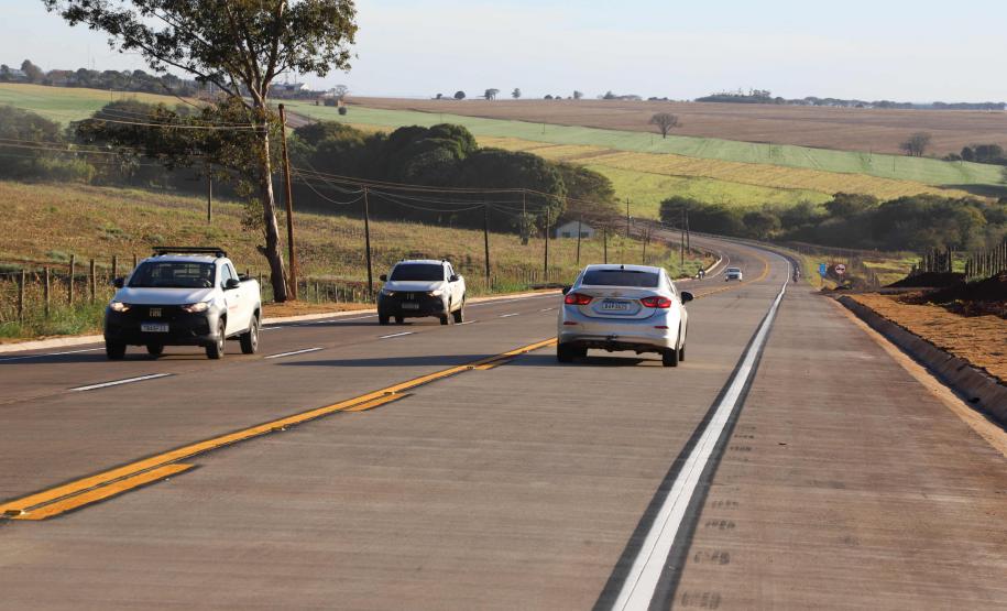 pavimentação em concreto da PR-180
