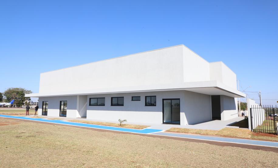 fachada do aeroporto de Campo Mourão