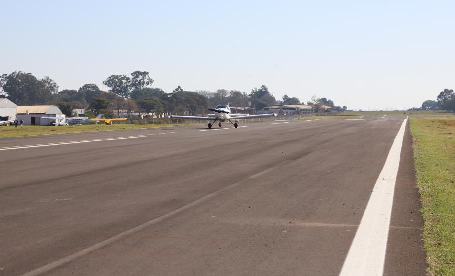 pista do aeroporto de Campo Mourão