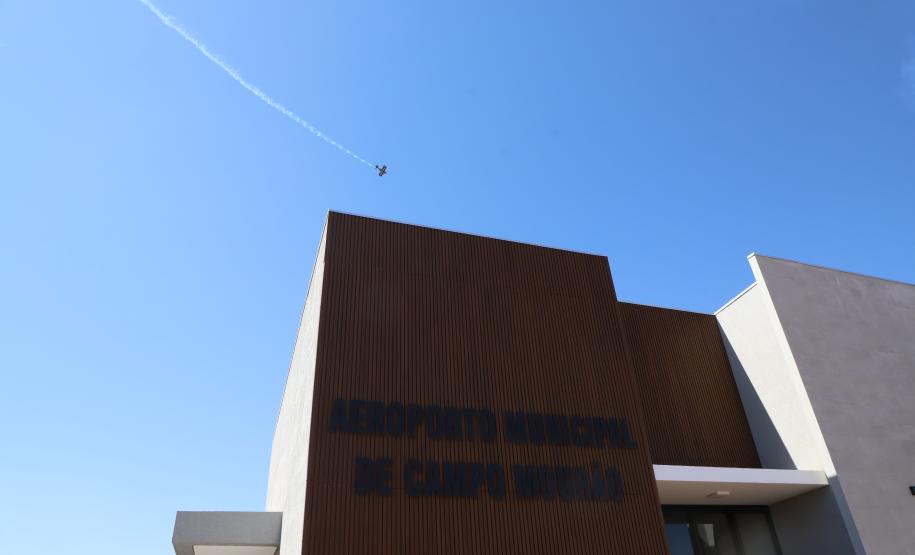 fachada do aeroporto de Campo Mourão