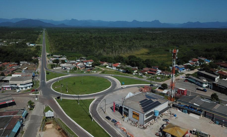 Rodovia entre Garuva e Guaratuba.