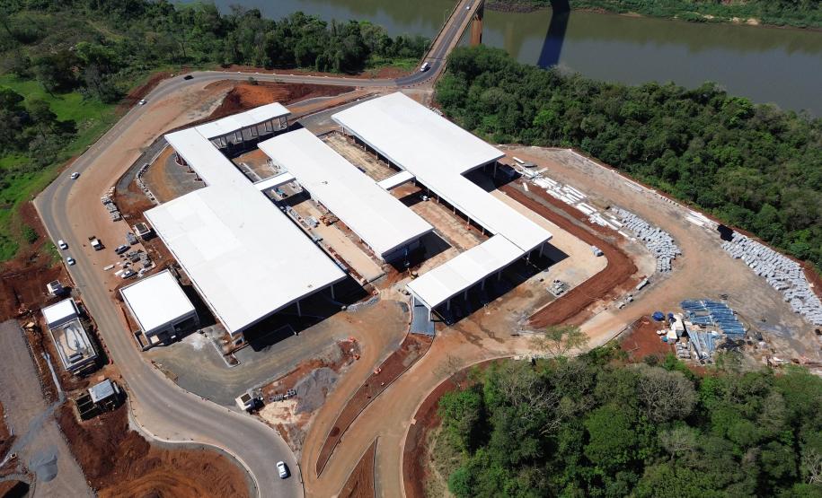 Obras perimetral Leste