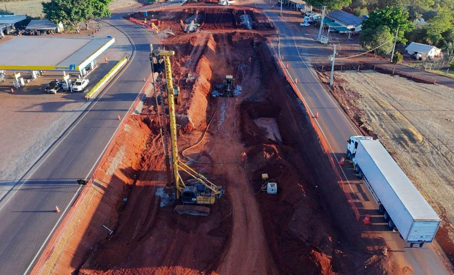 Obras no novo viaduto do Lerroville na PR-445