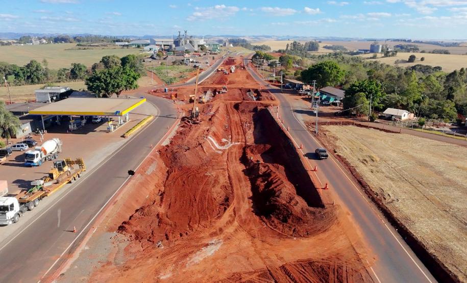 Obras no novo viaduto do Lerroville na PR-445
