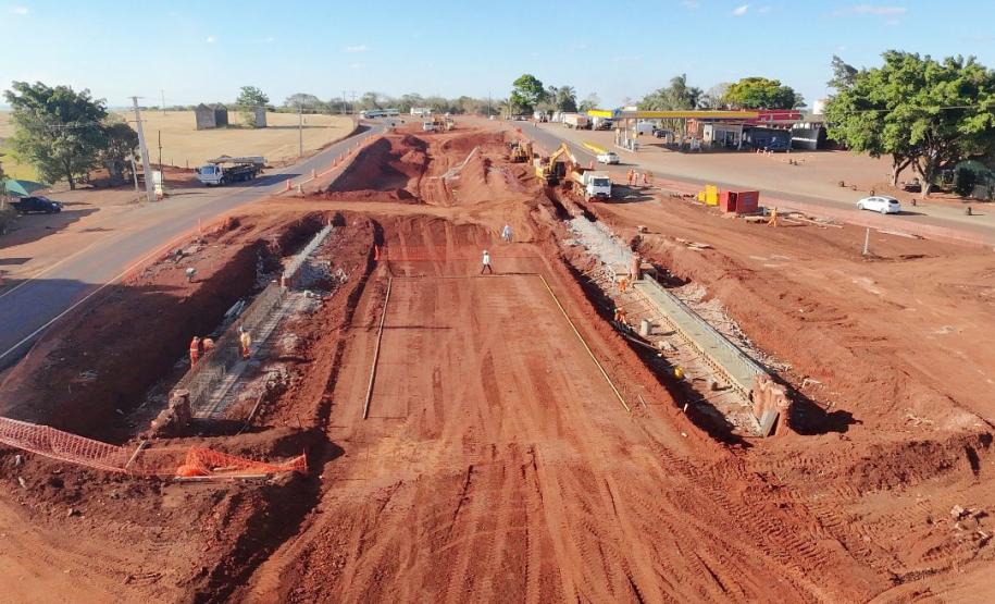 Obras no novo viaduto do Lerroville na PR-445