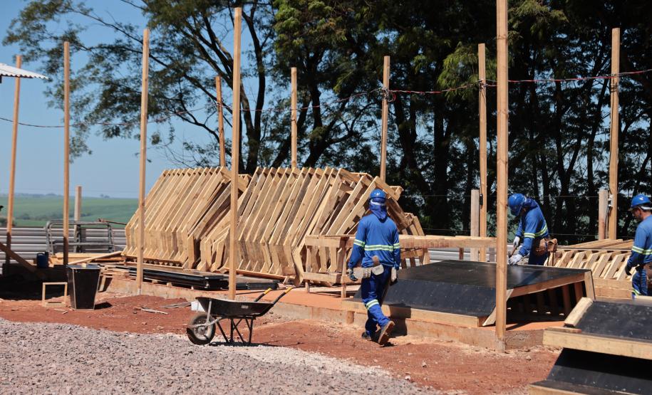 trabalhadores da pavimentação de rodovias de Nova Aurora, Tupãssi e Cafelândia