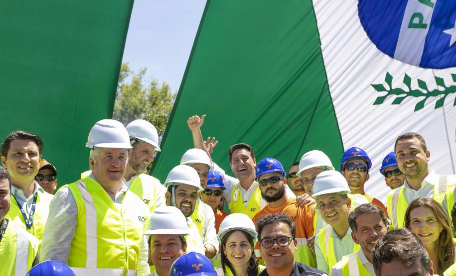 pessoas posando para foto