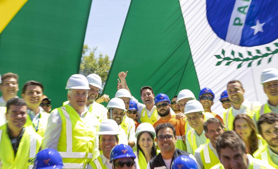 pessoas posando para foto