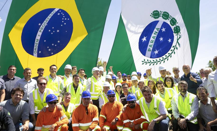 pessoas posando para foto