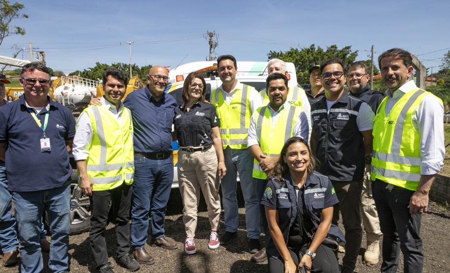 pessoas posando para foto