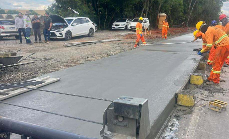 PR-151 entre Ponta Grossa e Palmeira, obra de restauração em concreto (whitetopping)