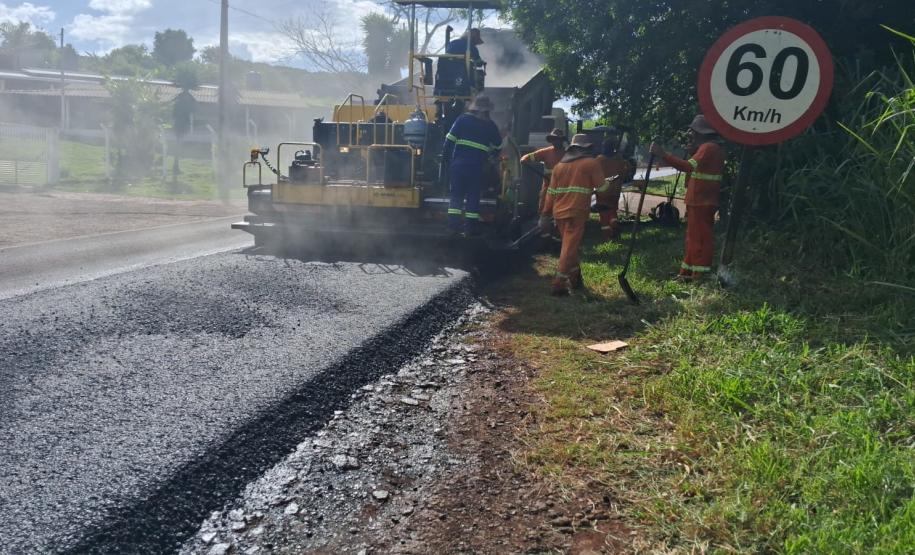 DER/PR realiza melhorias no pavimento de rodovia que dá acesso a Maravilha