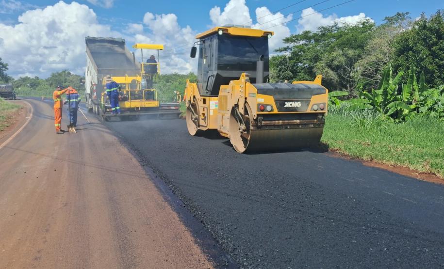 DER/PR realiza melhorias no pavimento de rodovia que dá acesso a Maravilha