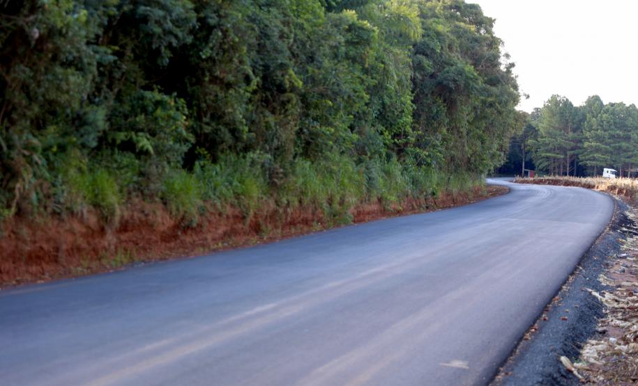 Com apoio do Estado, Teixeira Soares pavimenta centenária Estrada da Gruta