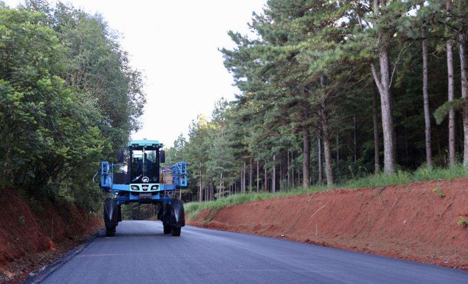 Com apoio do Estado, Teixeira Soares pavimenta centenária Estrada da Gruta