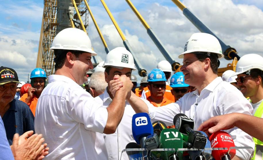 Conexão para a história: "beijo da ponte" garante ligação por terra entre Guaratuba e Matinhos