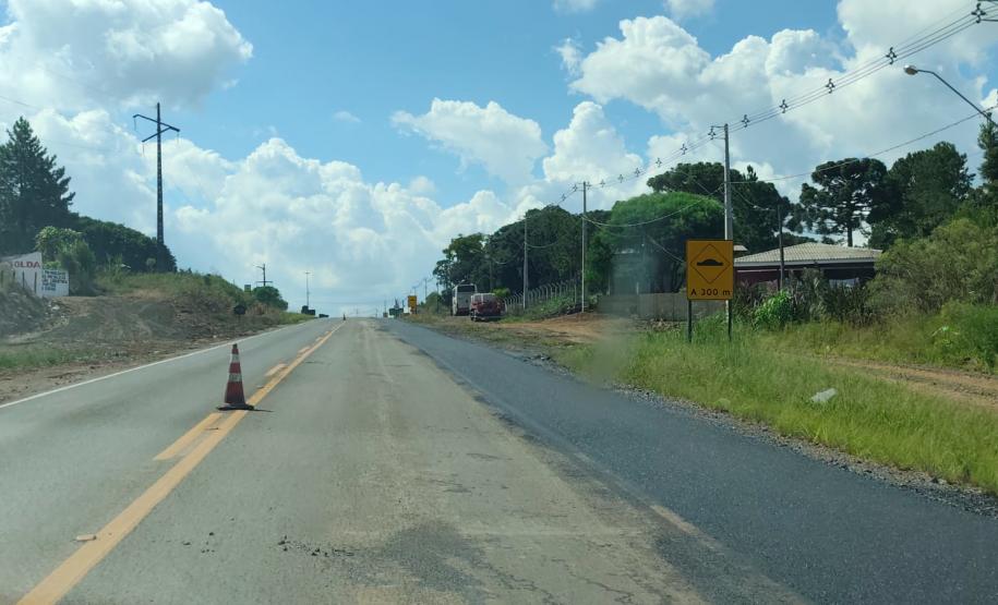 DER/PR recupera acostamentos da PR-170 no perímetro urbano de Pinhão