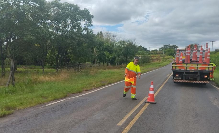 Rodovia entre Carlópolis e Guapirama começa a receber melhorias no pavimento