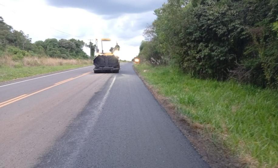 Rodovia de Foz do Jordão recebe melhorias na pista e nos acostamentos