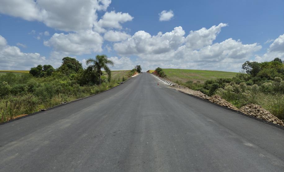 Pavimentação de nova rodovia em Rebouças chega a 36% de execução
