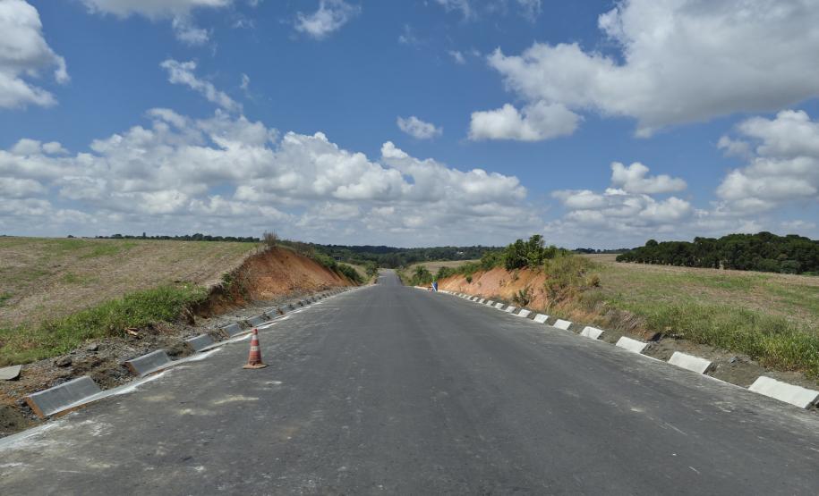 Pavimentação de nova rodovia em Rebouças chega a 36% de execução