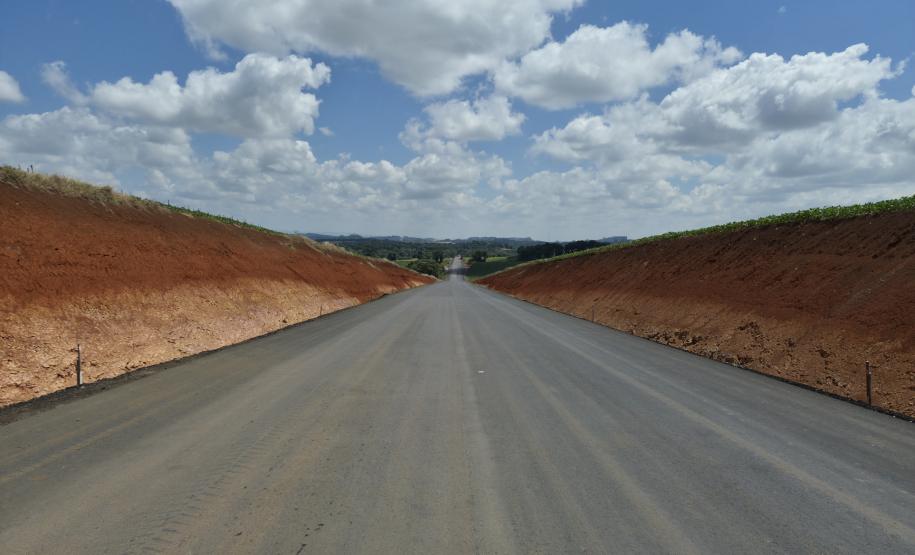 Pavimentação de nova rodovia em Rebouças chega a 36% de execução