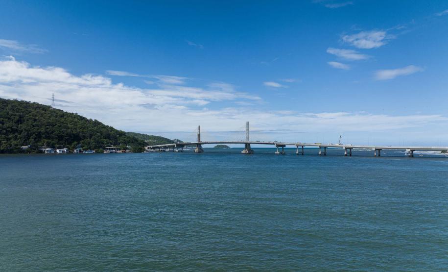 23 dias para a inauguração: mastros da Ponte de Guaratuba não têm mais andaimes