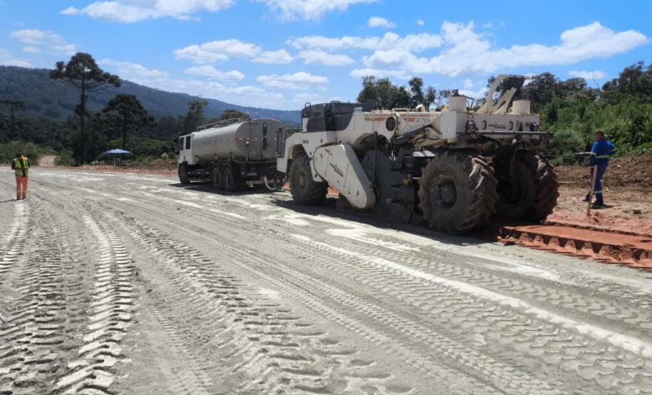 Pavimentação da PR-092 em Doutor Ulysses entra em nova etapa
