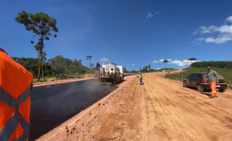 Pavimentação da PR-092 em Doutor Ulysses entra em nova etapa