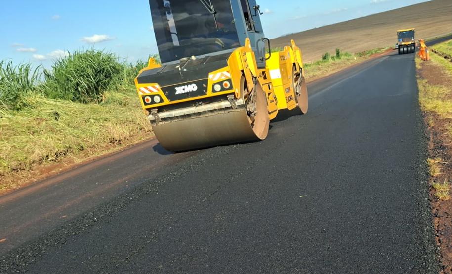 DER/PR recupera PR-218 entre Santo Antônio do Paraíso e São Sebastião da Amoreira