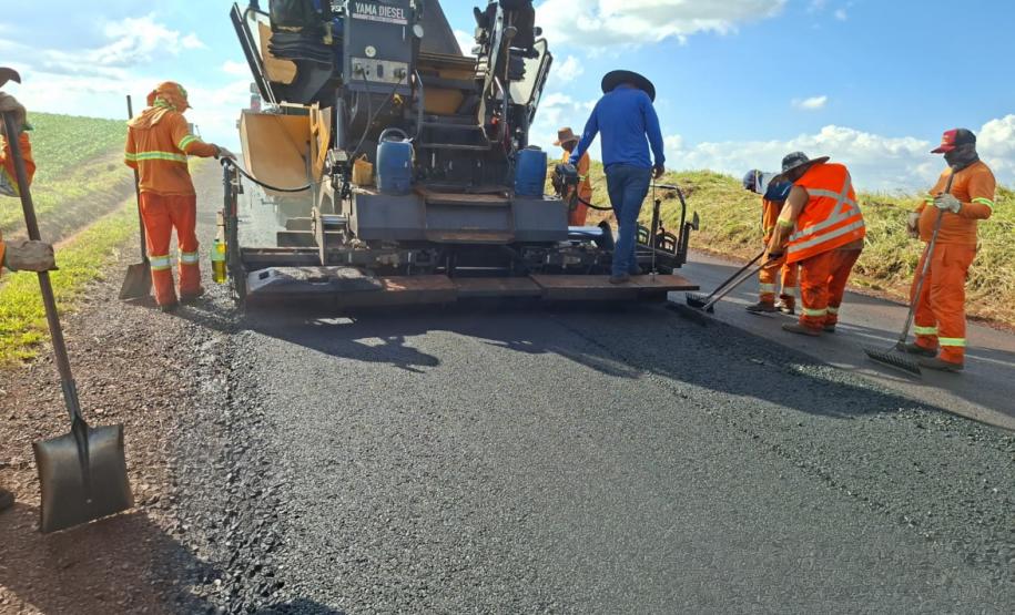 DER/PR recupera PR-218 entre Santo Antônio do Paraíso e São Sebastião da Amoreira