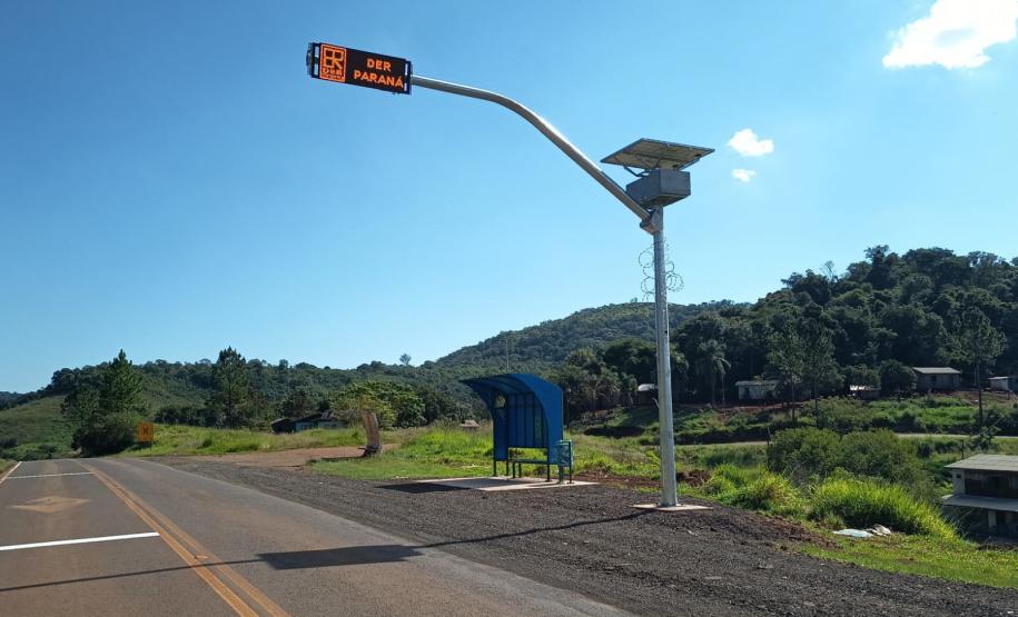 DER/PR testa abrigos de parada de ônibus que combinam tecnologia e acessibilidade