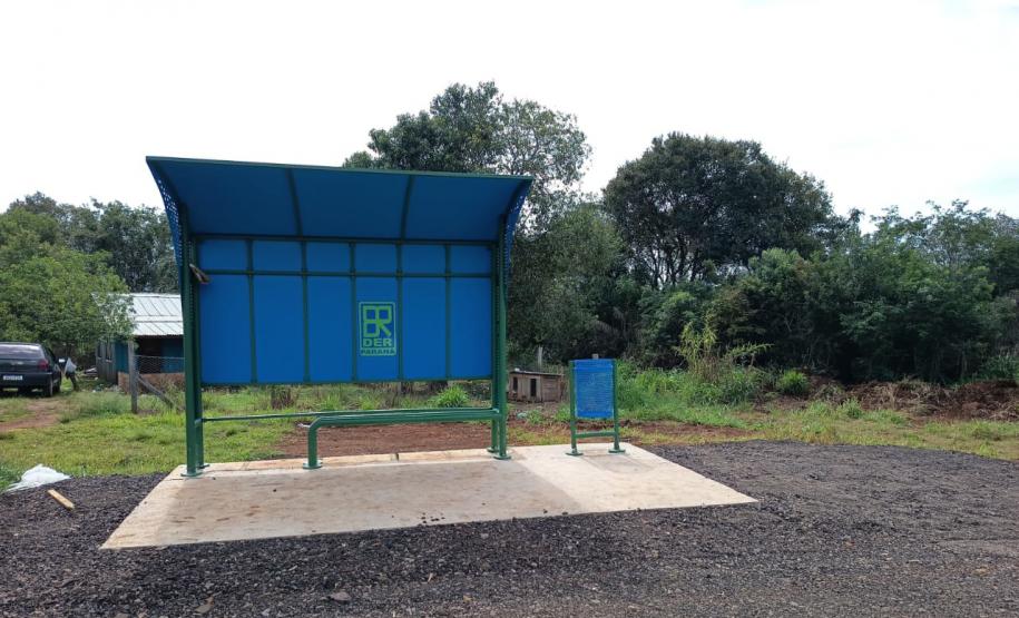 DER/PR testa abrigos de parada de ônibus que combinam tecnologia e acessibilidade