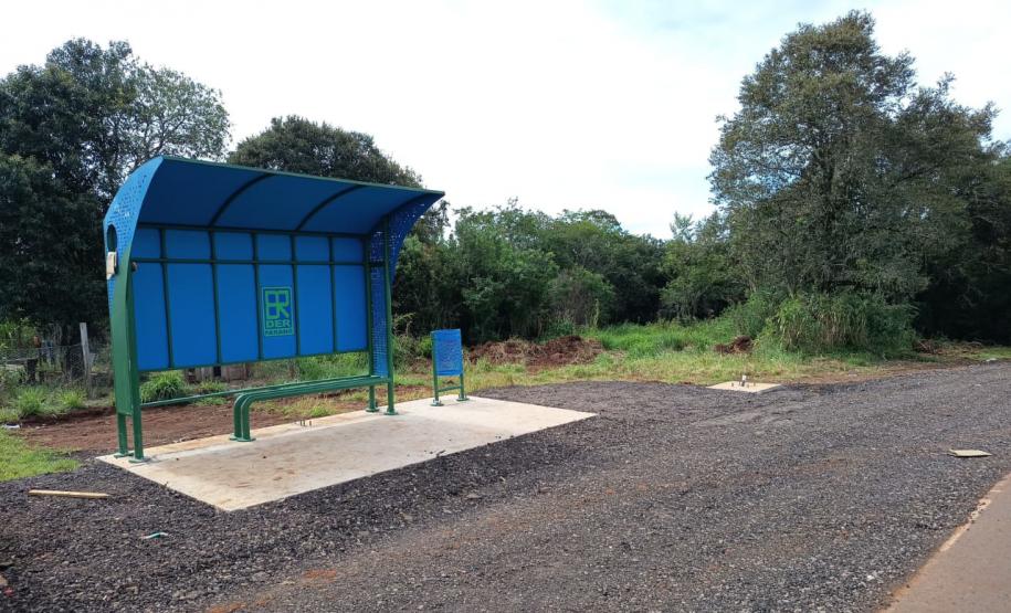 DER/PR testa abrigos de parada de ônibus que combinam tecnologia e acessibilidade
