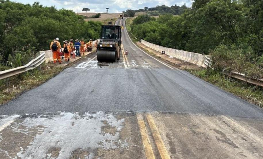 DER/PR promove melhorias em acesso a ponte entre Godoy Moreira e São João do Ivaí