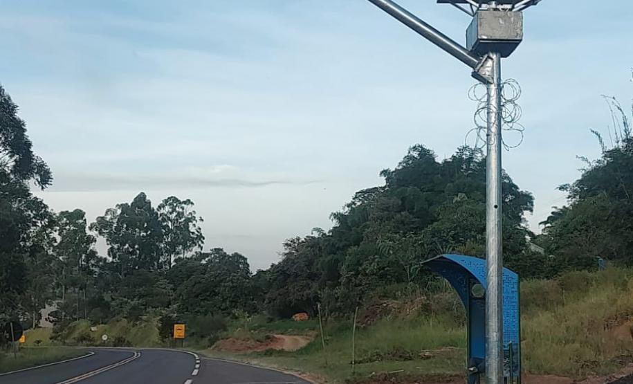 DER/PR testa abrigos de parada de ônibus que combinam tecnologia e acessibilidade