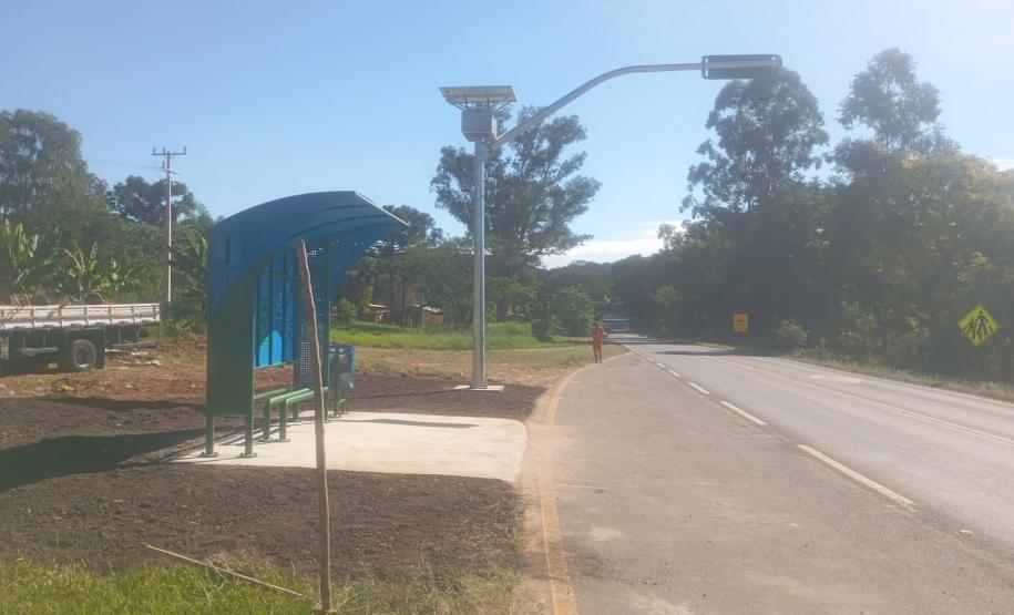 DER/PR testa abrigos de parada de ônibus que combinam tecnologia e acessibilidade