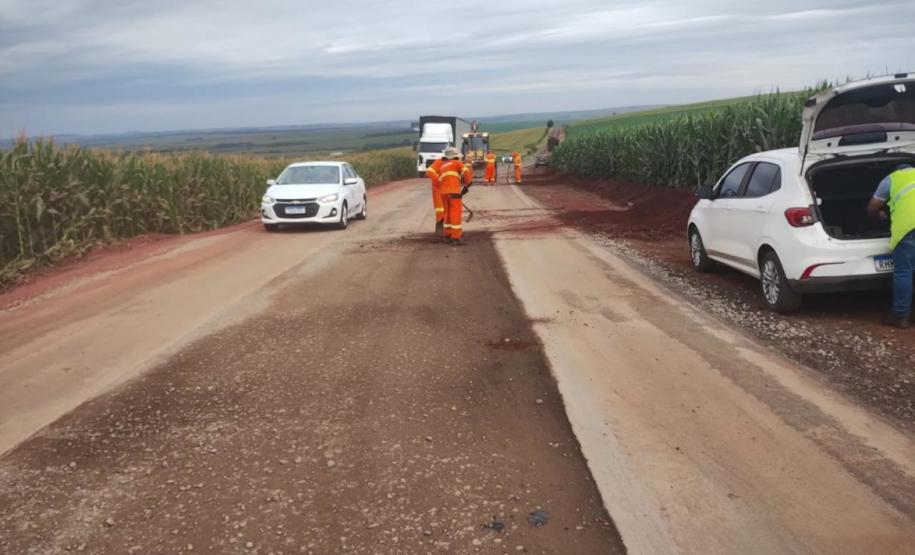 PR-537 entre Bela Vista do Paraíso e Florestópolis recebe serviços de conservação