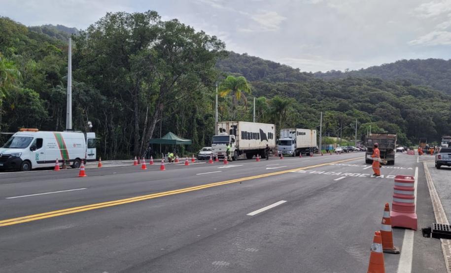 Balanças rodoviárias do DER/PR ajudam a fiscalizar excesso de carga de caminhões no Litoral